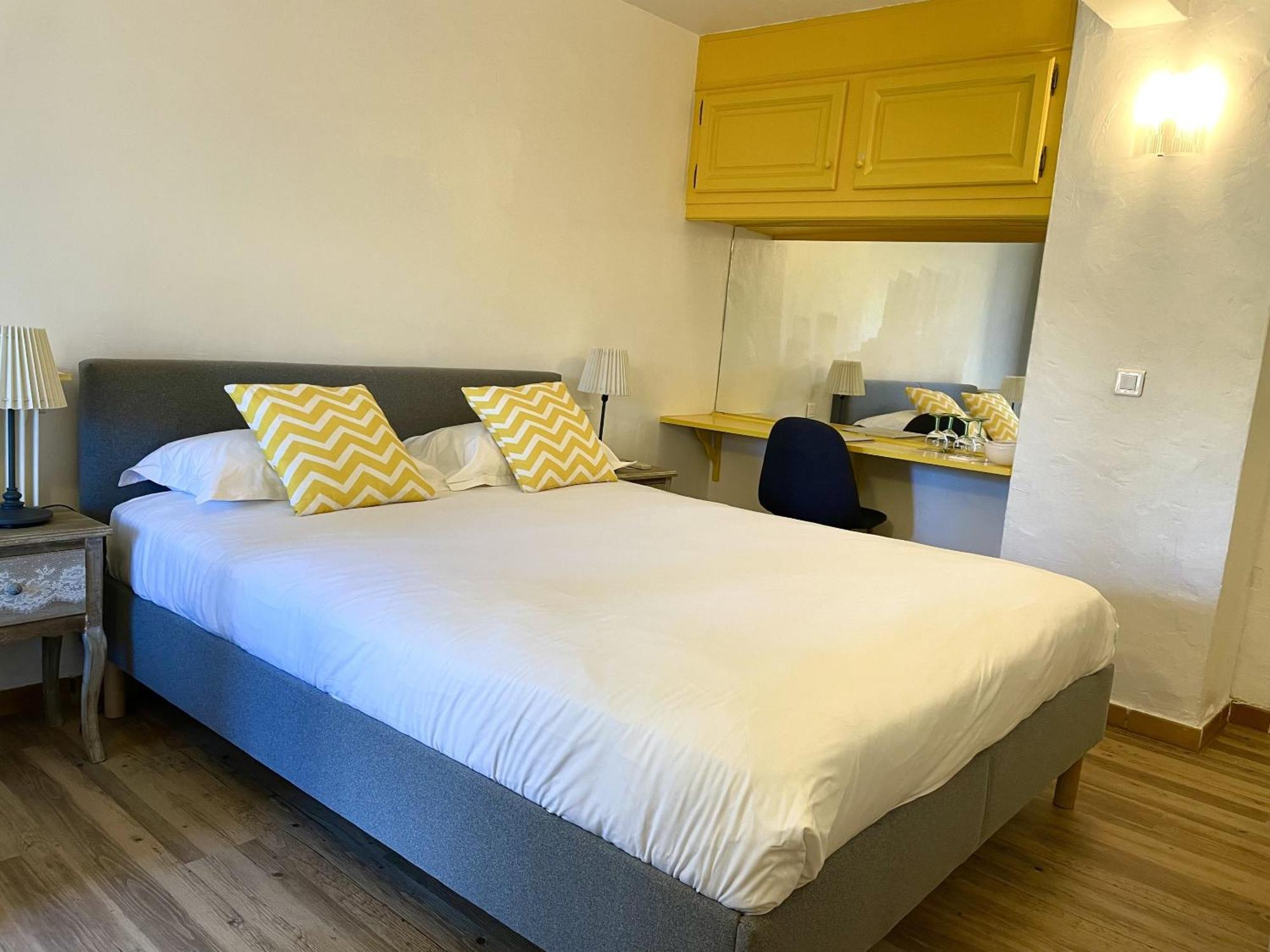 Hotel Jas Neuf Sainte-Maxime Room photo